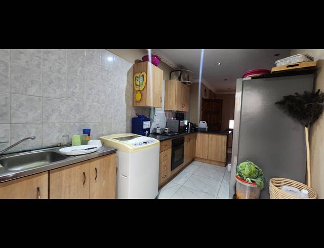 3 BEDROOM TOWNHOUSE FOR SALE IN WATERVAL EAST